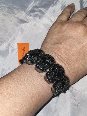 Natasha Black Crystal Skull Stretch Bracelet ti